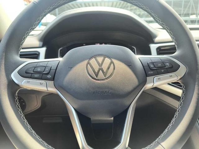 Photo of 2022 Aurora Red Metallic Volkswagen Atlas