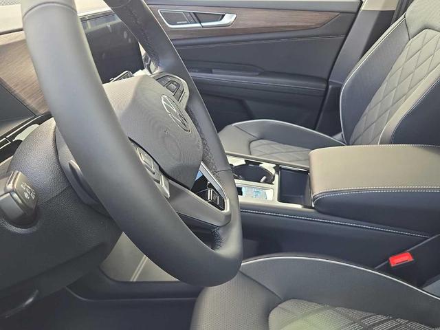 Photo of 2026 Deep Black Pearl Effect Volkswagen Atlas