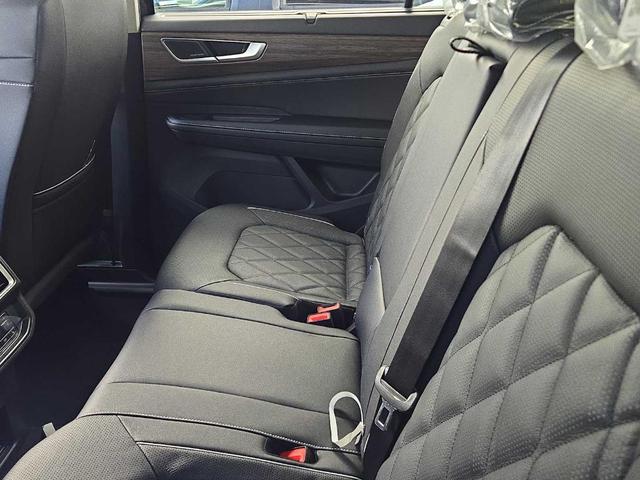 Photo of 2026 Deep Black Pearl Effect Volkswagen Atlas