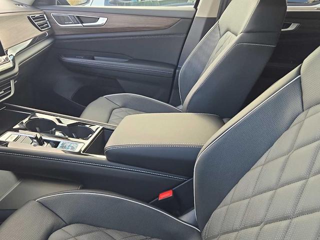 Photo of 2026 Deep Black Pearl Effect Volkswagen Atlas