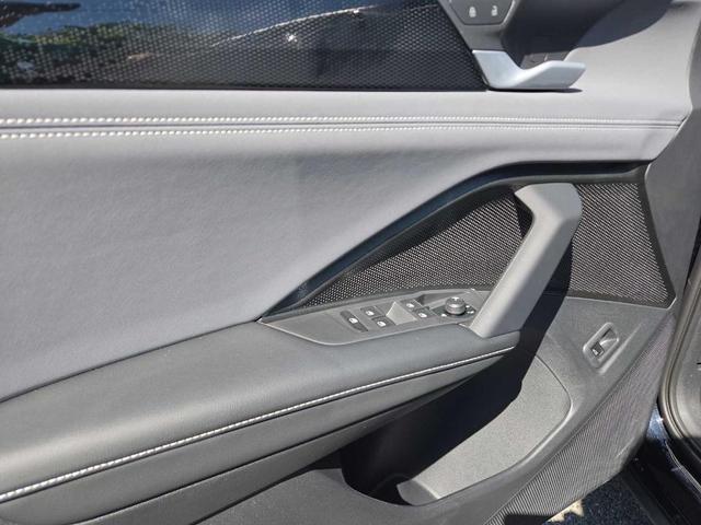 Photo of 2025 Deep Black Pearl Effect Volkswagen Tiguan