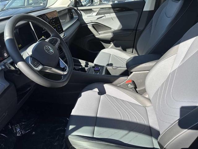 Photo of 2025 Pyrite Silver Metallic Volkswagen Tiguan