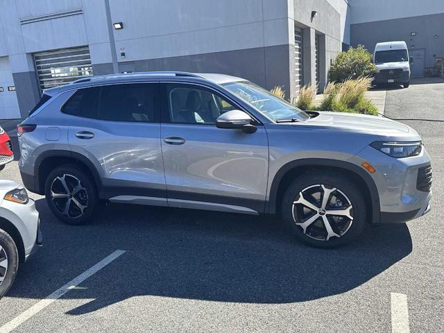 Photo of 2025 Pyrite Silver Metallic Volkswagen Tiguan