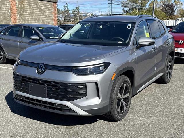 Photo of 2025 Pyrite Silver Metallic Volkswagen Tiguan