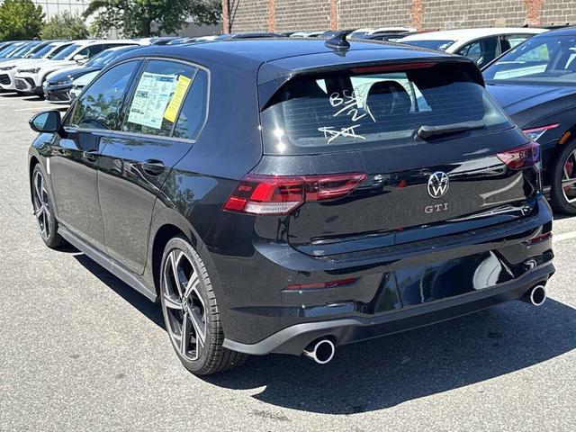 Photo of 2025 Mythos Black Metallic Volkswagen Golf GTI