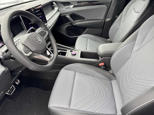 Photo of 2025 Opal White W/Black Roof Volkswagen Tiguan