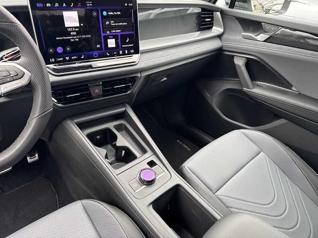 Photo of 2025 Opal White W/Black Roof Volkswagen Tiguan