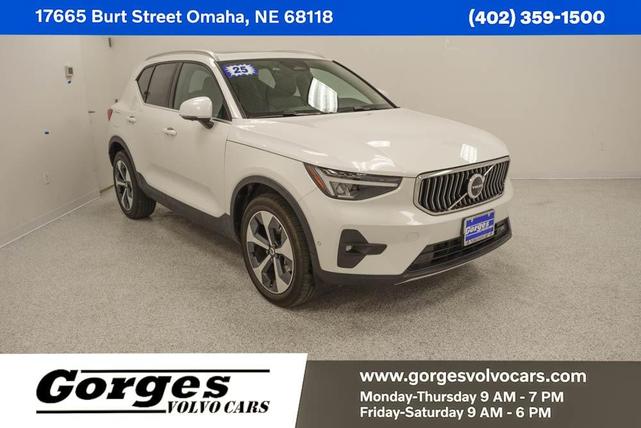 2025 Volvo XC40