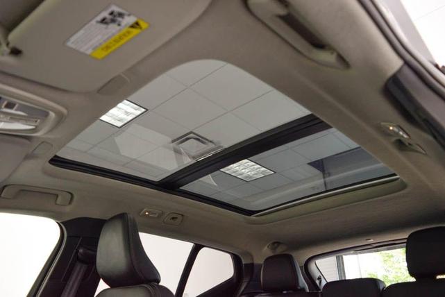 Photo of 2025 Gray Volvo XC40