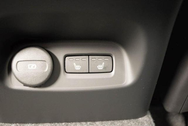 Photo of 2025 Silver Volvo XC40