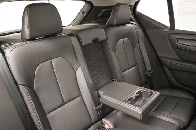 Photo of 2025 Silver Volvo XC40