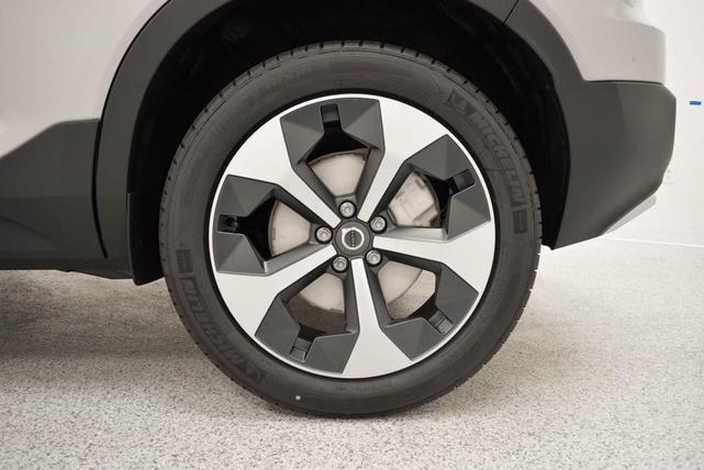 Photo of 2025 Silver Volvo XC40