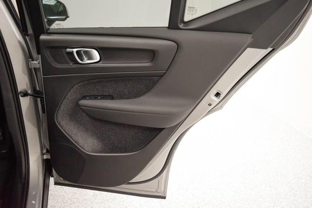 Photo of 2025 Silver Volvo XC40