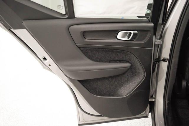 Photo of 2025 Silver Volvo XC40
