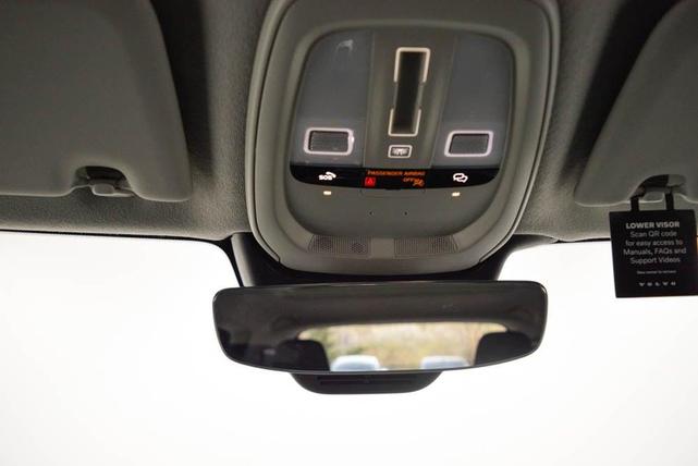 Photo of 2025 Silver Volvo XC40