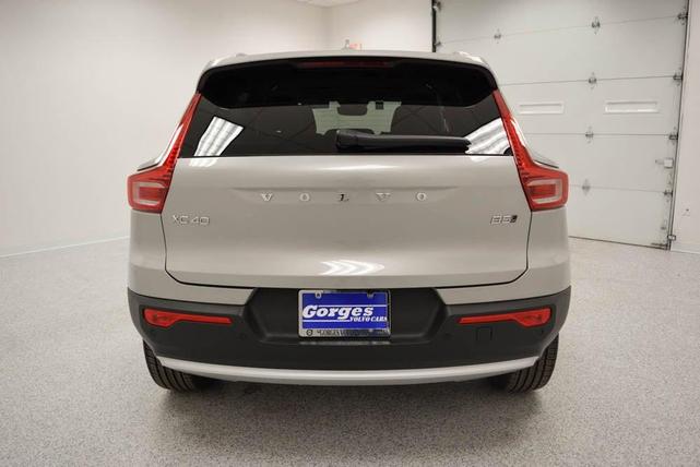 Photo of 2025 Silver Volvo XC40