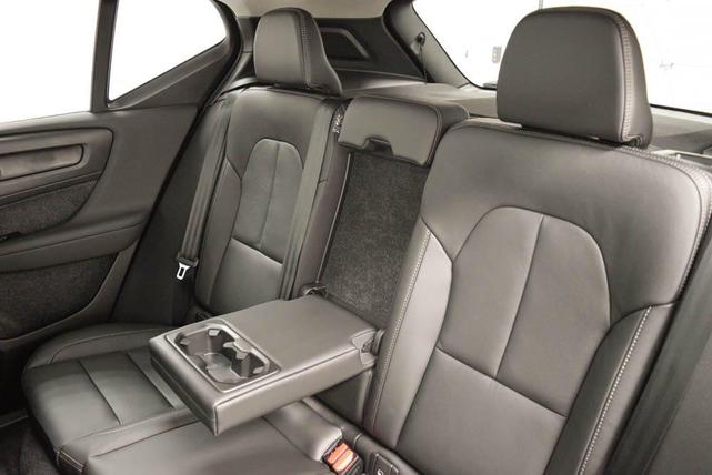 Photo of 2025 Silver Volvo XC40
