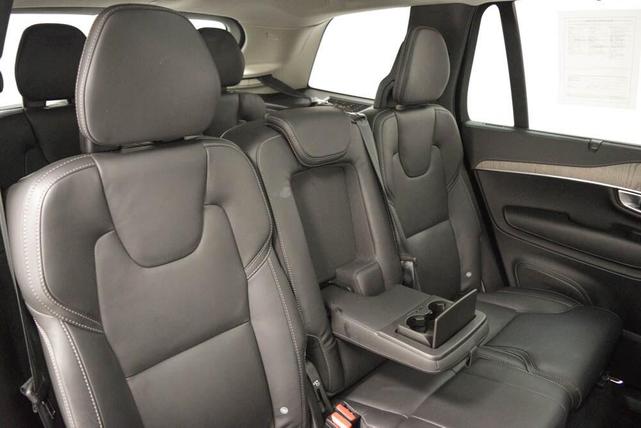 Photo of 2024 Vapour Grey Volvo XC90 Recharge Plug-In Hybrid