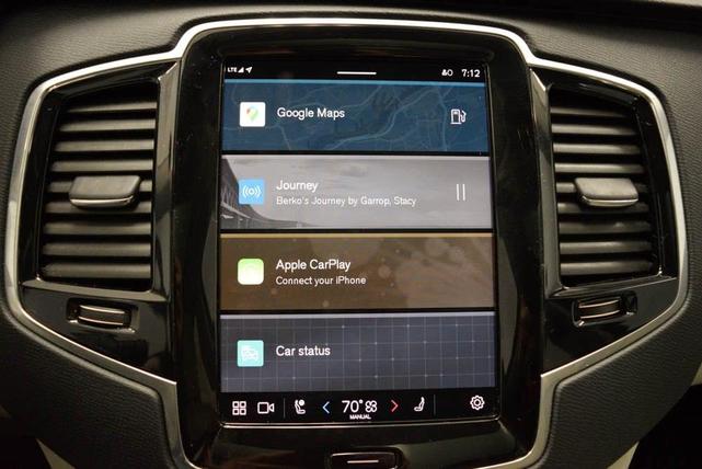 Photo of 2024 Crystal White Volvo XC90
