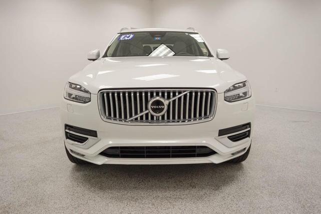 Photo of 2024 Crystal White Volvo XC90