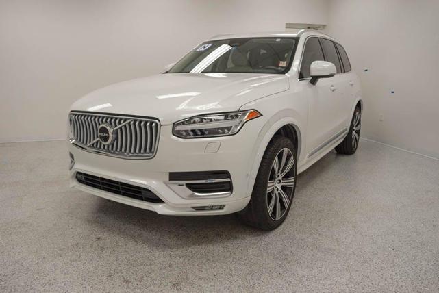 Photo of 2024 Crystal White Volvo XC90