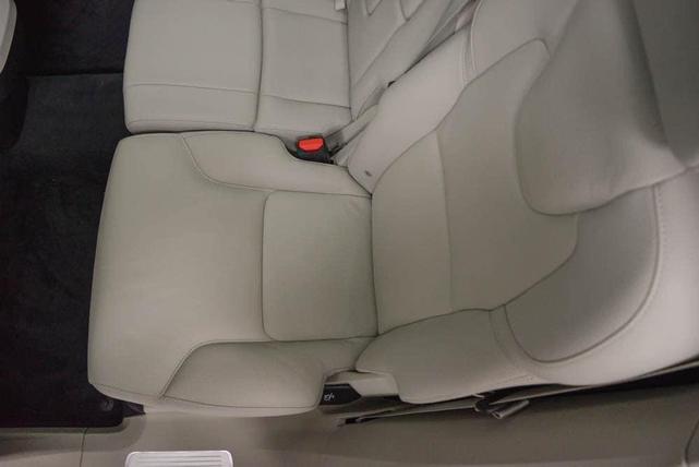 Photo of 2024 Crystal White Volvo XC90
