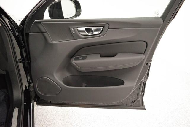 Photo of 2026 Onyx Black Volvo XC60