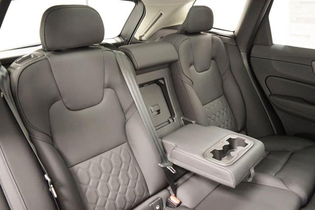 Photo of 2026 Onyx Black Volvo XC60