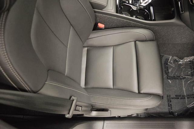 Photo of 2025 Onyx Black Volvo XC40