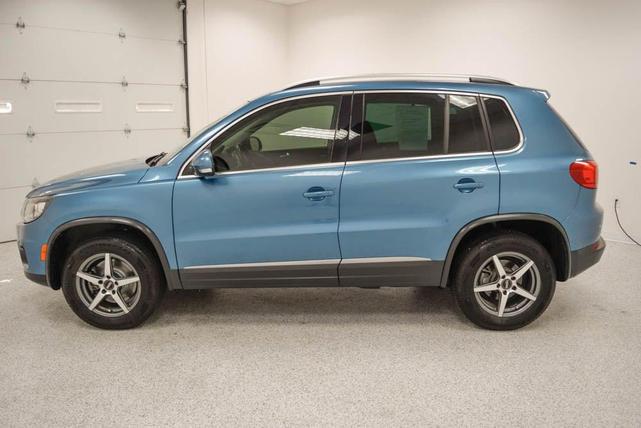 Photo of 2017 Pacific Blue Volkswagen Tiguan