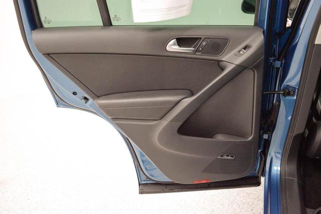 Photo of 2017 Pacific Blue Volkswagen Tiguan