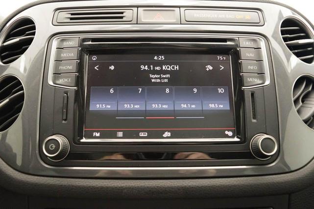 Photo of 2017 Pacific Blue Volkswagen Tiguan