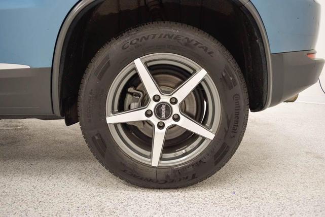 Photo of 2017 Pacific Blue Volkswagen Tiguan