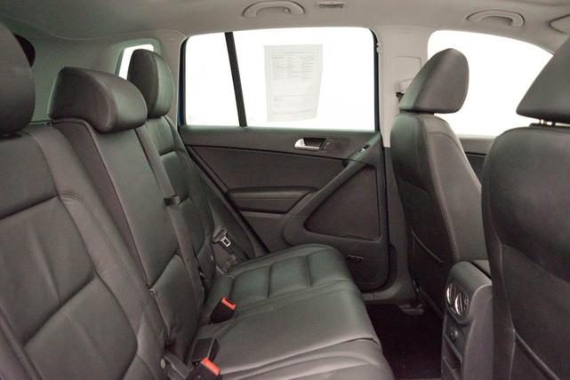 Photo of 2017 Pacific Blue Volkswagen Tiguan