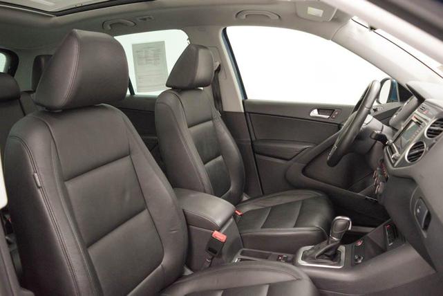 Photo of 2017 Pacific Blue Volkswagen Tiguan