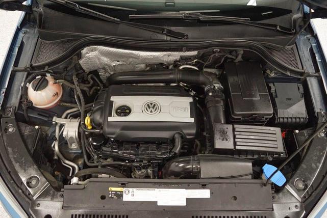 Photo of 2017 Pacific Blue Volkswagen Tiguan