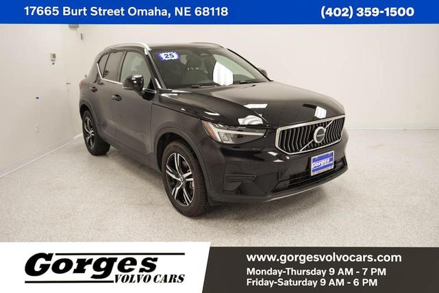 2025 Volvo XC40