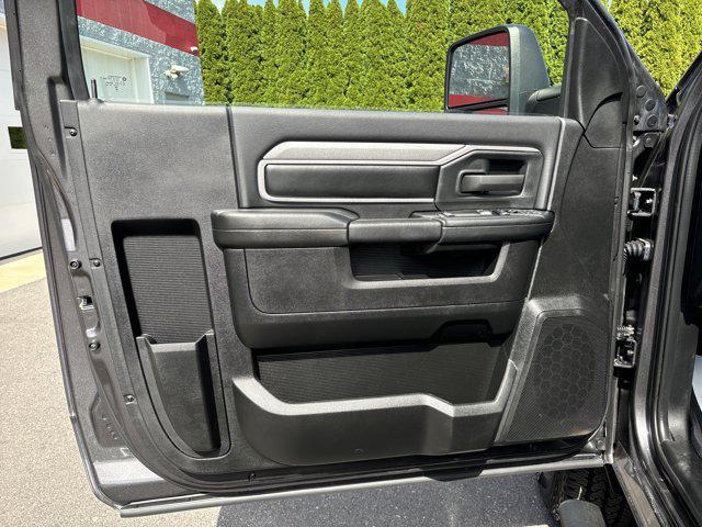 Photo of 2024 Granite Crystal Metallic Clearcoat RAM 2500