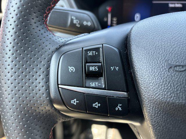 Photo of 2023 Silver Metallic Ford Escape
