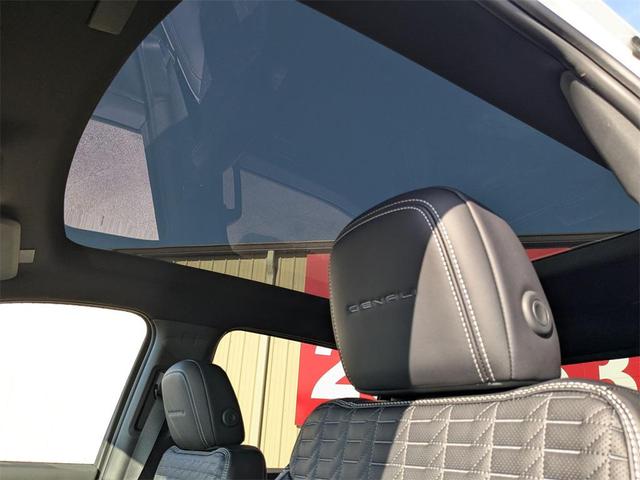 Photo of 2025 Summit White GMC Sierra EV