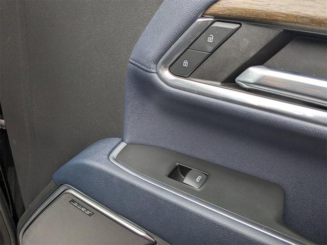 Photo of 2024 Black Chevrolet Silverado 2500