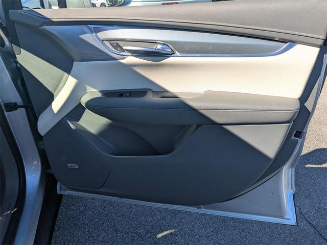 Photo of 2020 Radiant Silver Metallic Cadillac XT5