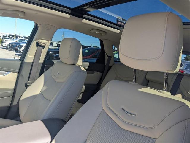 Photo of 2020 Radiant Silver Metallic Cadillac XT5
