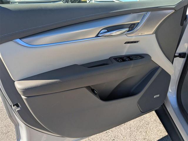 Photo of 2020 Radiant Silver Metallic Cadillac XT5