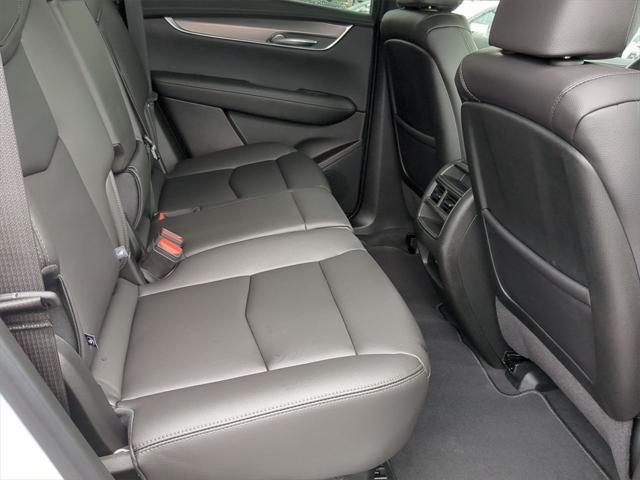 Photo of 2025 Crystal White Tricoat Cadillac XT5