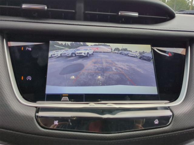 Photo of 2025 Crystal White Tricoat Cadillac XT5