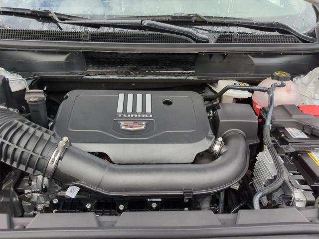 Photo of 2025 Crystal White Tricoat Cadillac XT5
