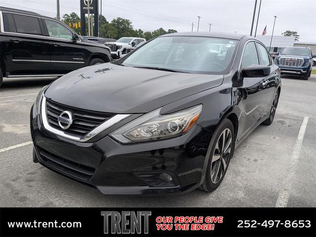 Photo of 2018 Super Black Clearcoat Nissan Altima