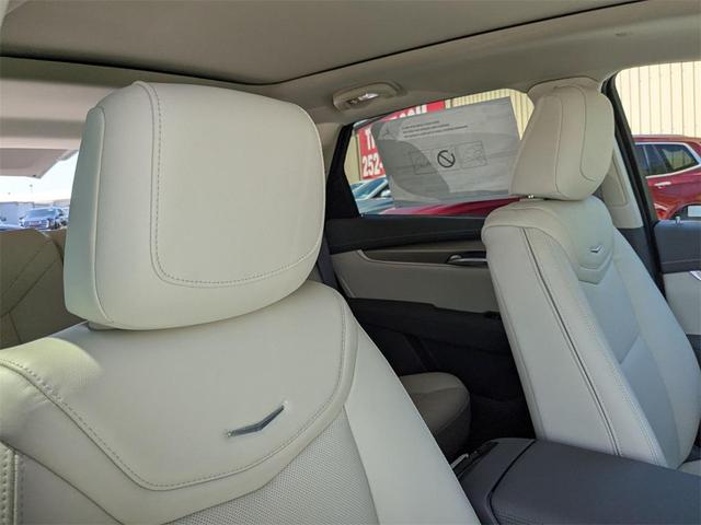 Photo of 2025 Argent Silver Metallic Cadillac XT5
