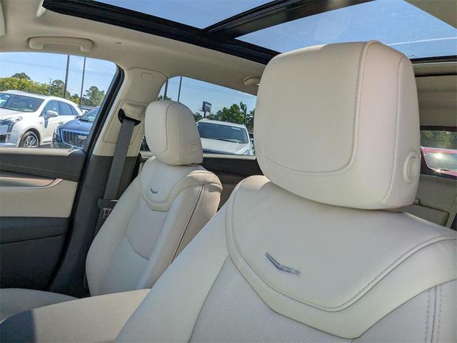 Photo of 2025 Argent Silver Metallic Cadillac XT5